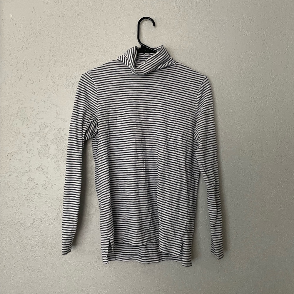 Goodthreads striped turtle neck size XS